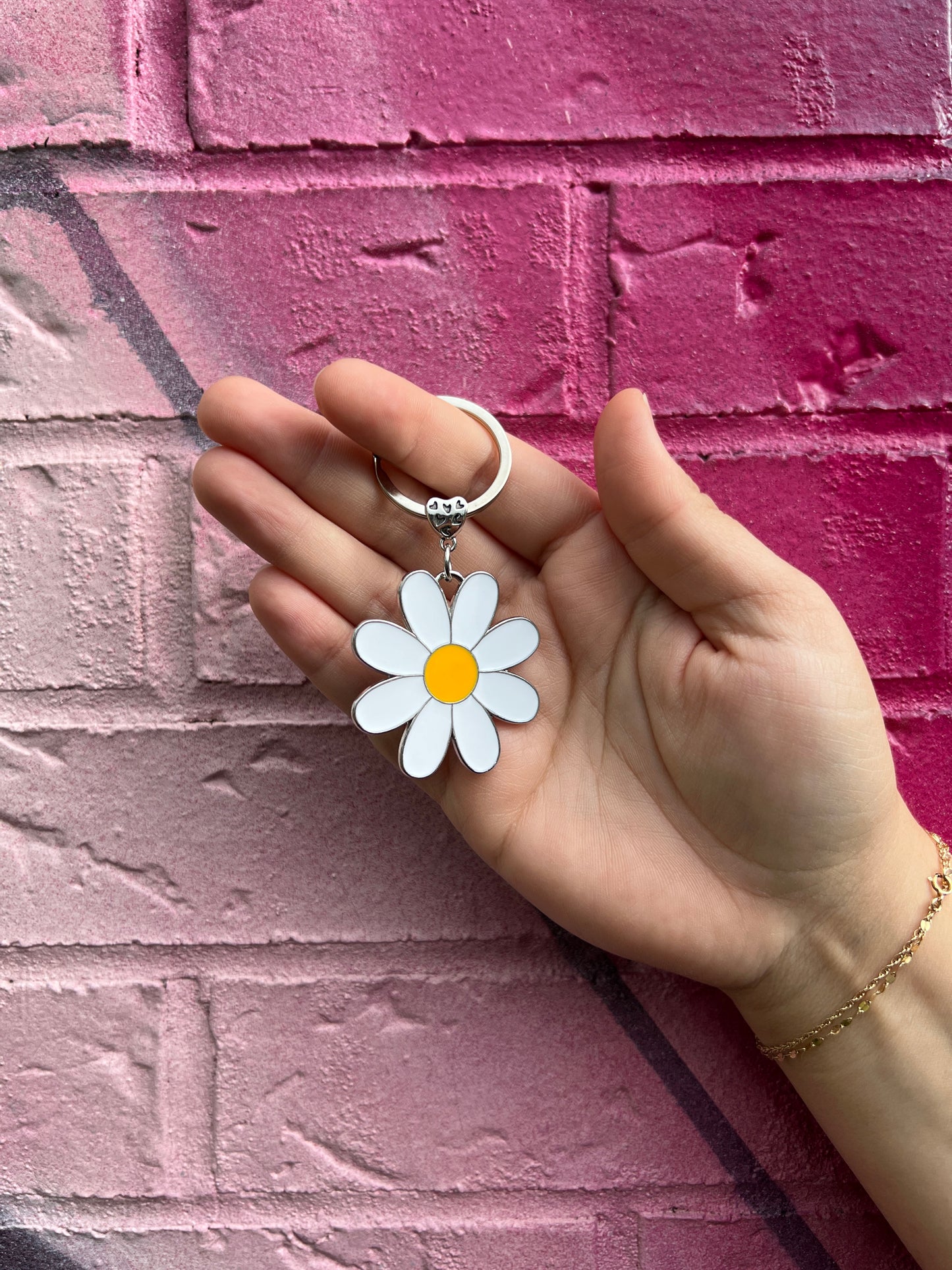 WHITE DAISY KEYCHAIN